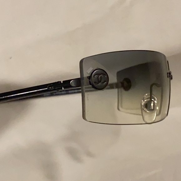 RARE- VINTAGE RIMLESS CHANEL GLASSES - Picture 4 of 10